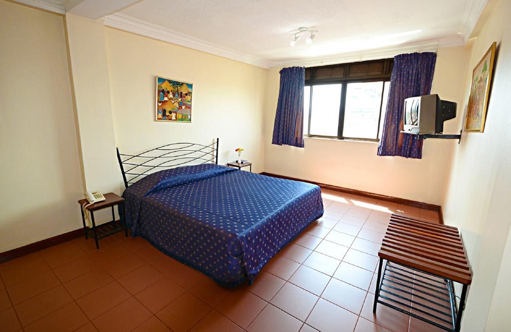 Tourist Hotel Kampala Kültér fotó