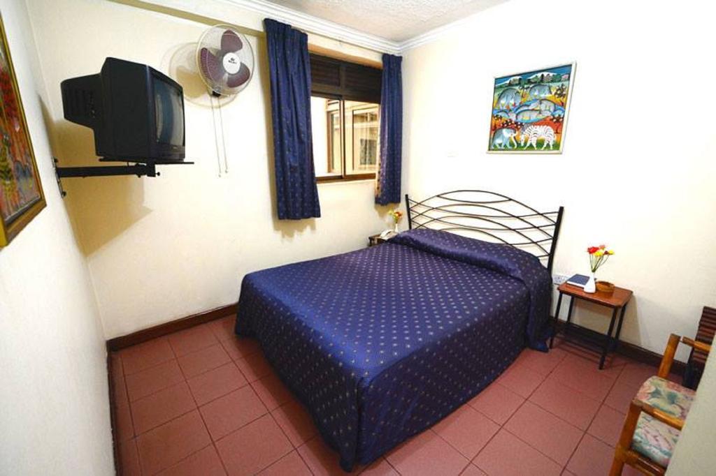 Tourist Hotel Kampala Kültér fotó